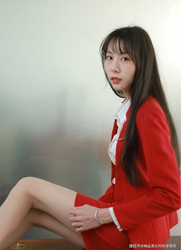 国产欧美丝袜久久国产欧美丝袜品牌大比拼，哪款更值得久久拥有？