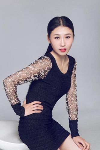 国产熟女自摸国产熟女自摸，展现女性魅力与自信风采
