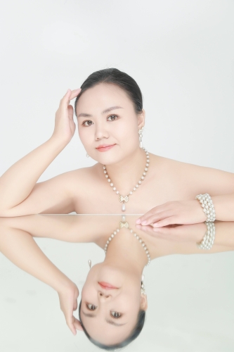 国产熟妇丰满熟妇风采，展现女性魅力与自信