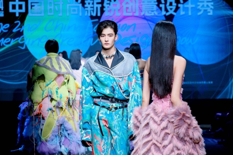 亚洲成人在线文化盛宴，多元融合的交流平台亚洲 欧美 日韩 成人 在线视频